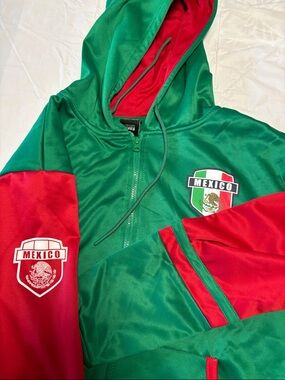 Men's Mexico Green & Red Hooded Windbreaker Jacket